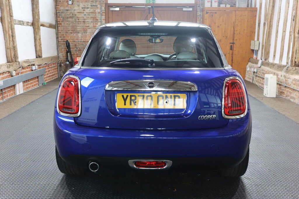 Mini Hatch 1.5 Cooper Exclusive Euro 6 S S YR70OND Blue #5