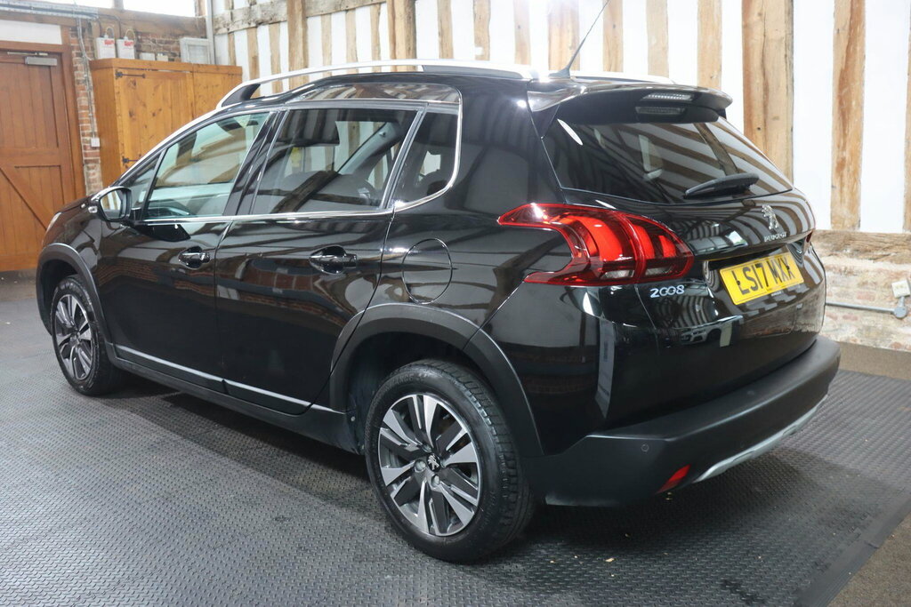 Peugeot 2008 1.2 Puretech Allure Euro 6 LS17MXX Black #4