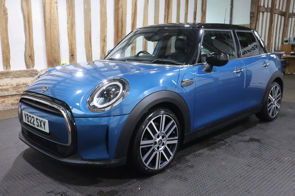 Mini Hatch 1.5 Cooper Exclusive Euro 6 S S YB22SXY Blue #3