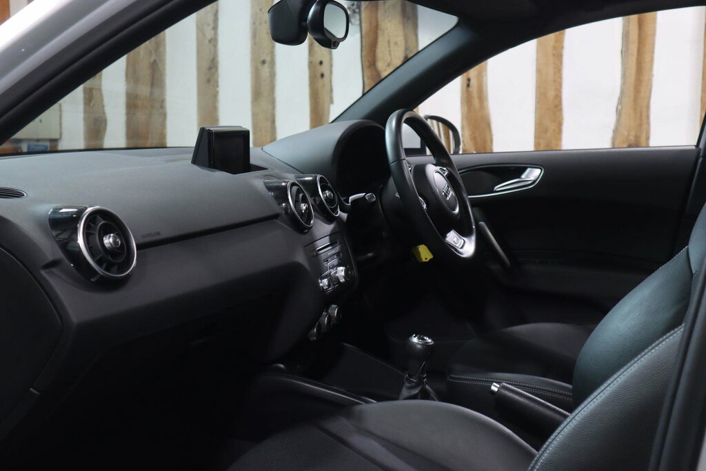 Audi A1 Tfsi Sport White #24
