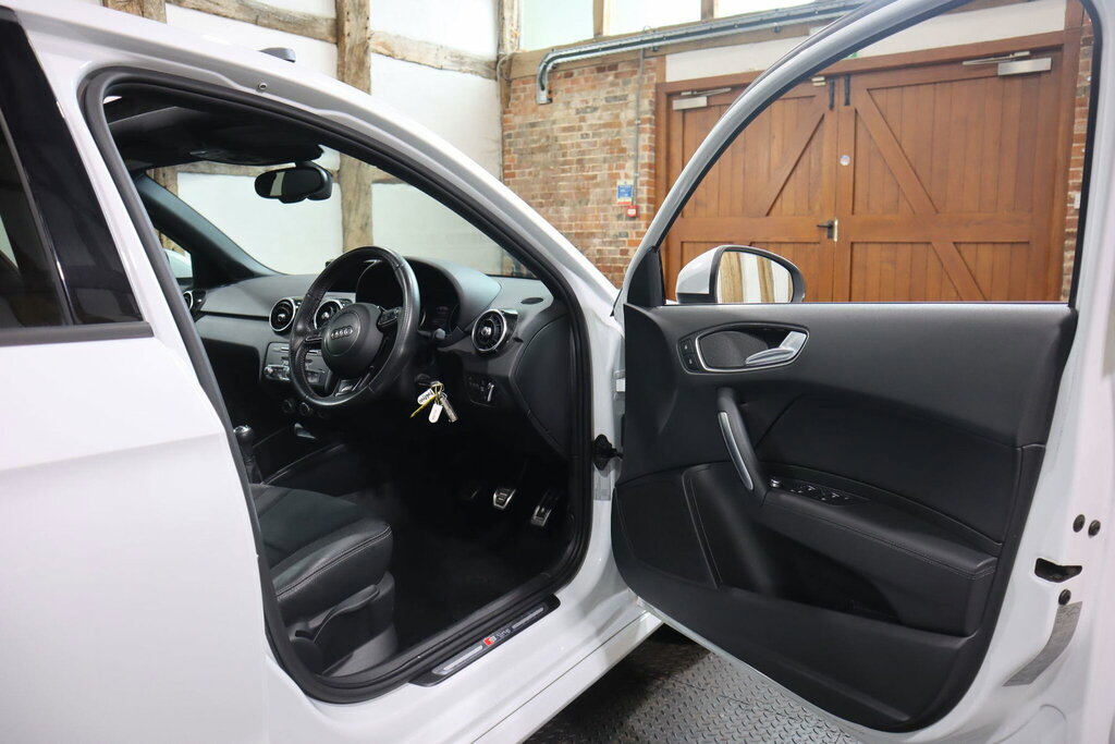 Audi A1 Tfsi Sport White #15