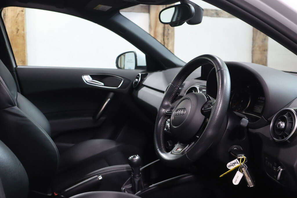 Audi A1 Tfsi Sport White #17