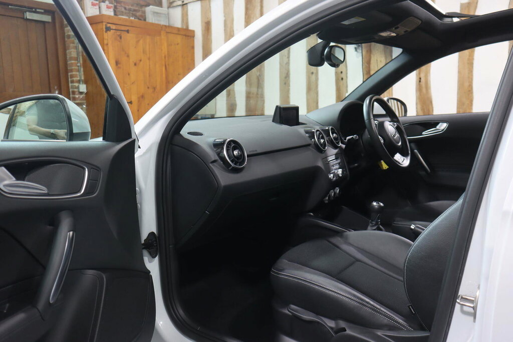Audi A1 Tfsi Sport White #23