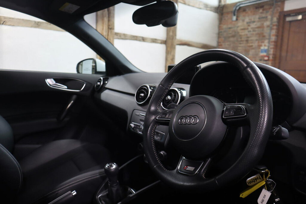 Audi A1 Tfsi Sport White #21