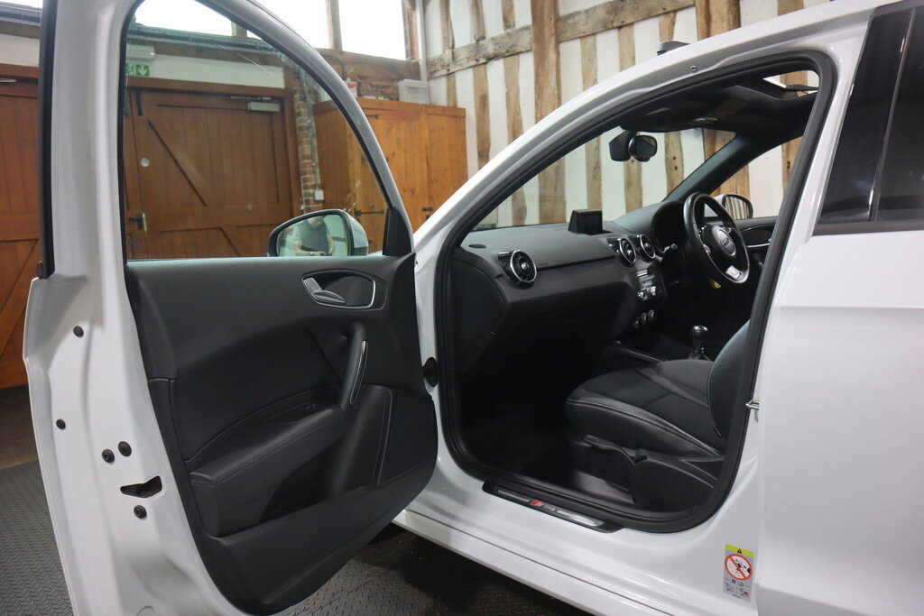 Audi A1 Tfsi Sport White #22