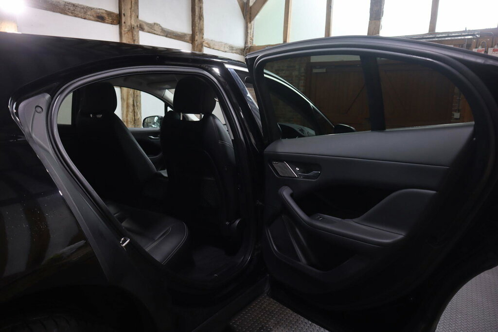 Jaguar I-Pace S Black #32