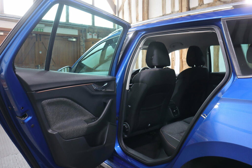 Skoda Kamiq 1.0 Tsi 110 Se L Dsg Red #28