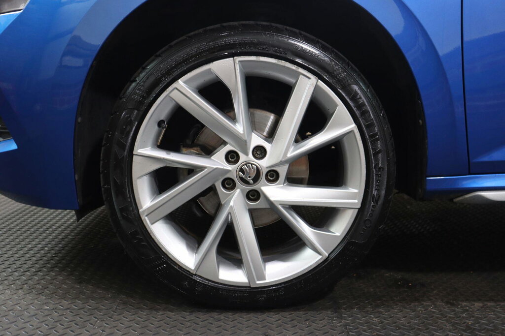 Skoda Kamiq 1.0 Tsi 110 Se L Dsg Red #10
