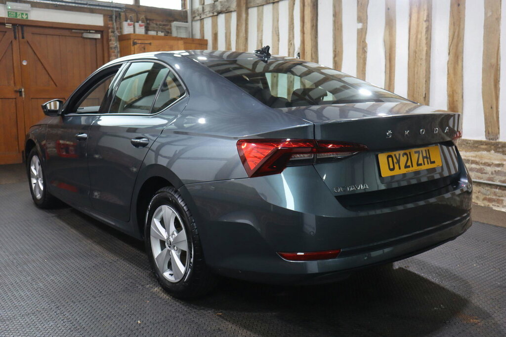 Skoda Octavia 1.5 Tsi Act Se First Edition Euro 6 S S Grey #4