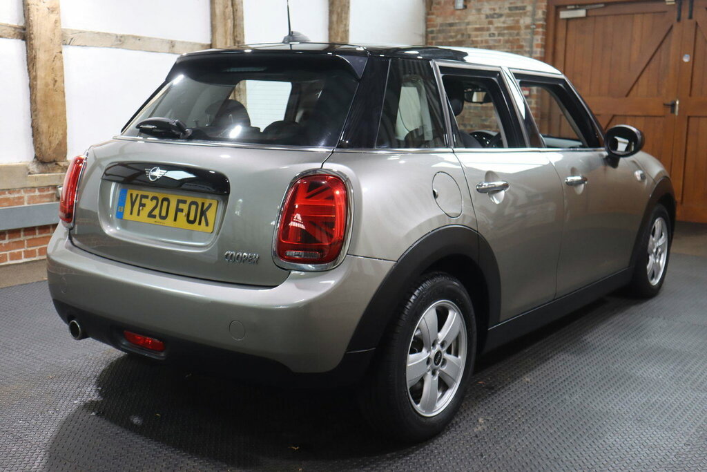 Mini Hatch 1.5 Cooper Classic Steptronic Euro 6 S S Silver #6