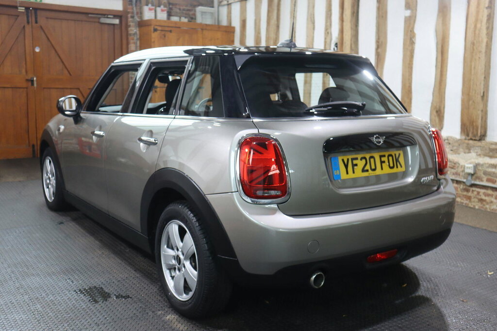 Mini Hatch 1.5 Cooper Classic Steptronic Euro 6 S S Silver #4