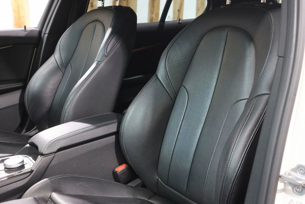BMW 1 Series Hatchback Blue #26