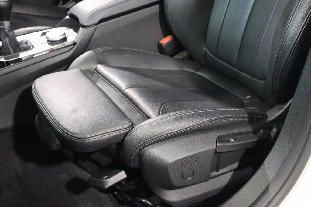 BMW 1 Series Hatchback Blue #27