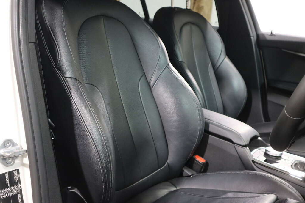 BMW 1 Series Hatchback Blue #19