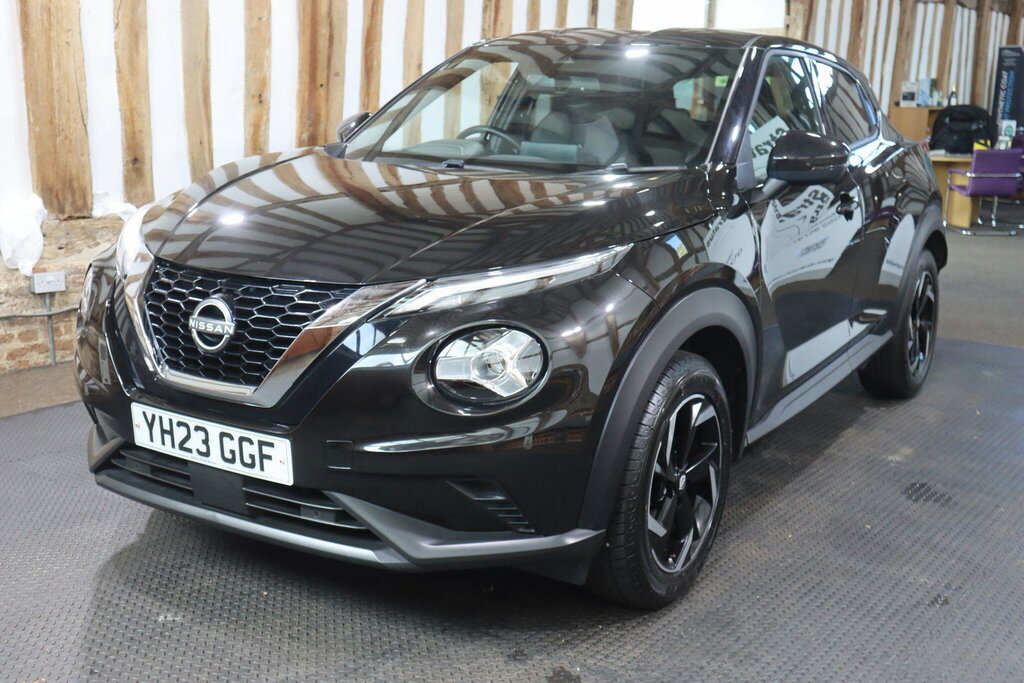 Nissan Juke 1.0 Dig-t N-connecta Euro 6 S S YH23GGF Black #3