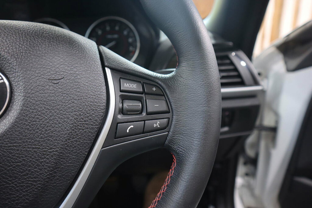 BMW 2 Series M240i Nav Step White #27