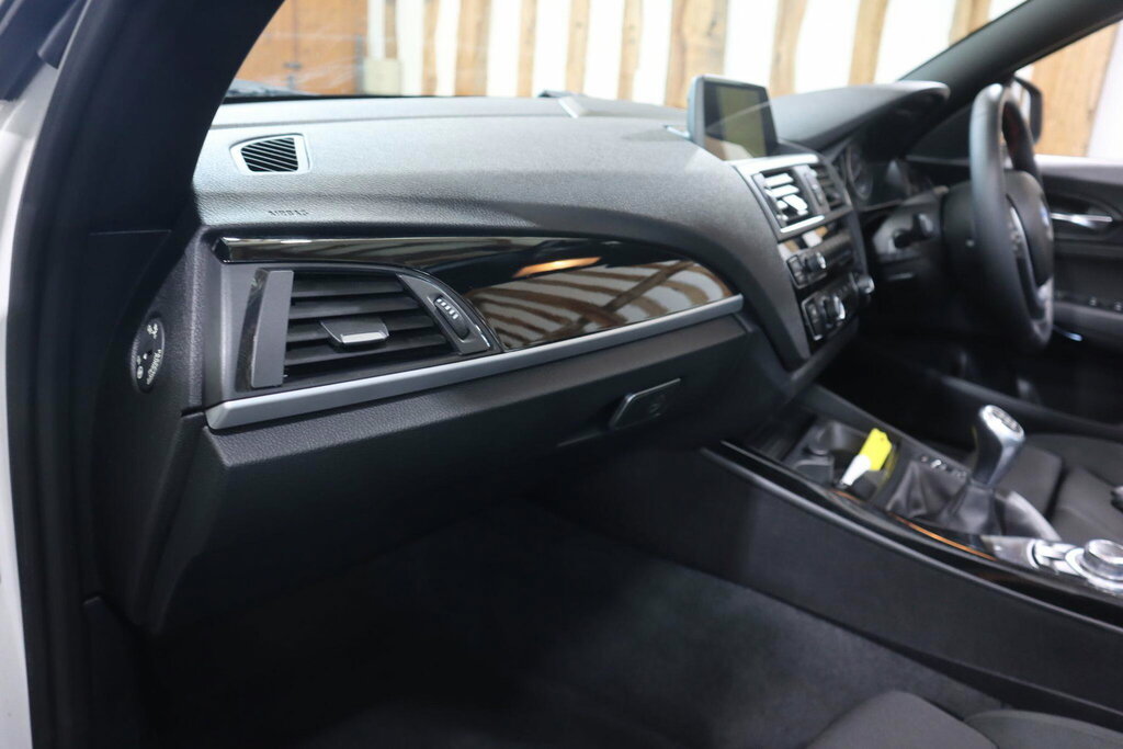 BMW 2 Series M240i Nav Step White #37