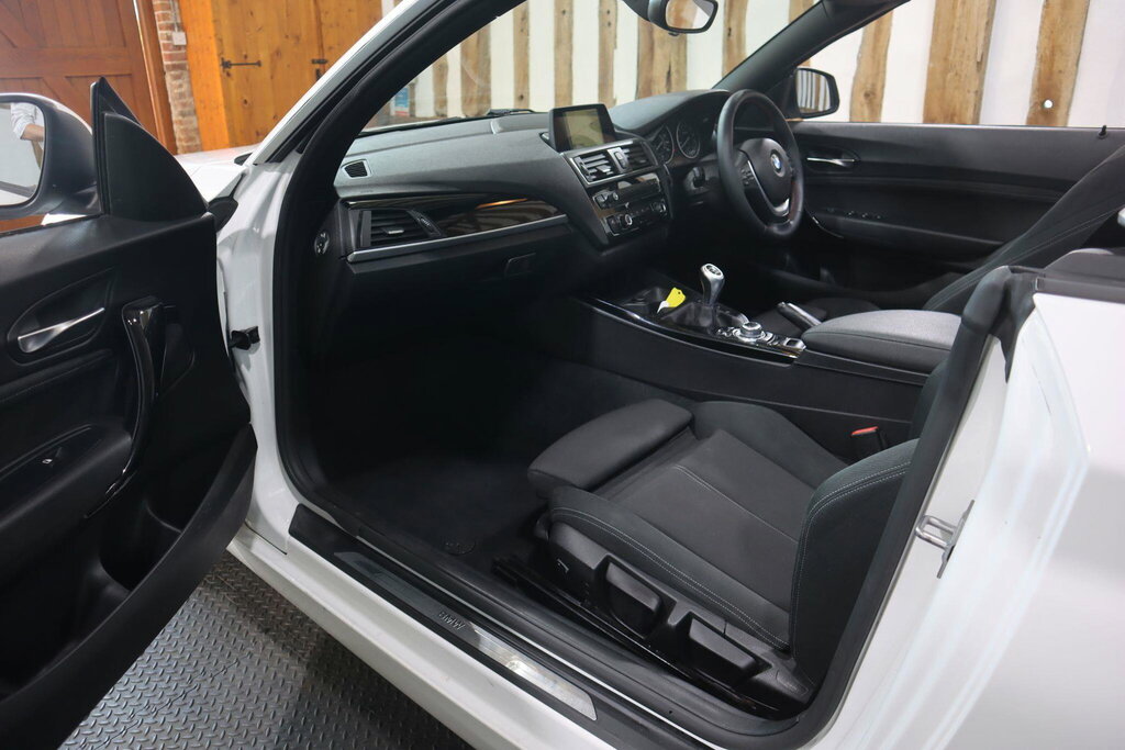 BMW 2 Series M240i Nav Step White #31