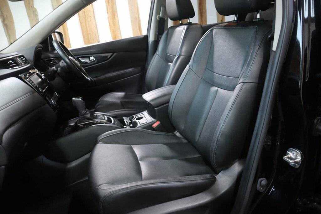 Nissan X-Trail Tekna Black #36