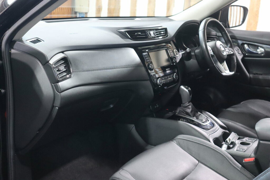 Nissan X-Trail Tekna Black #34