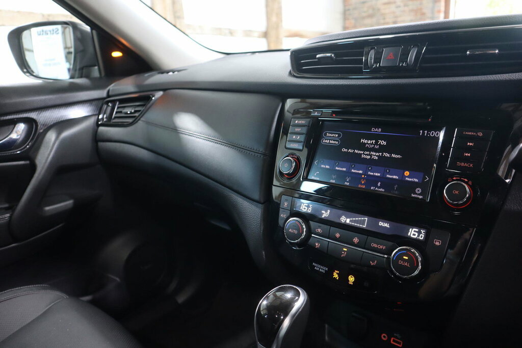 Nissan X-Trail Tekna Black #20