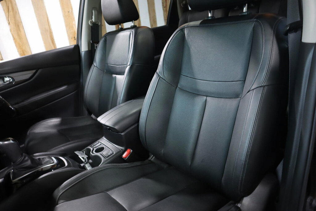 Nissan X-Trail Tekna Black #37