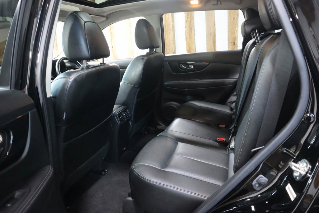 Nissan X-Trail Tekna Black #40