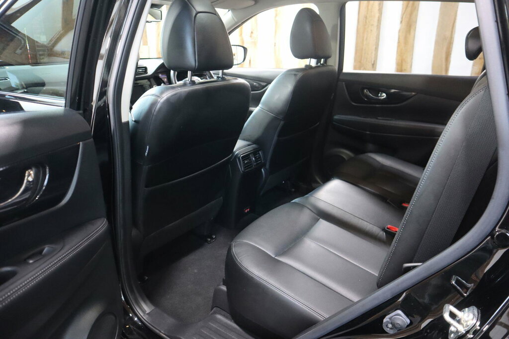Nissan X-Trail Tekna Black #39