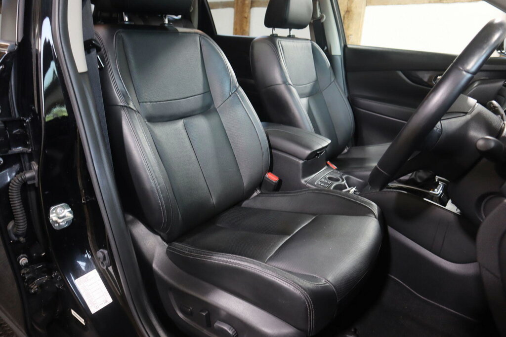 Nissan X-Trail Tekna Black #12