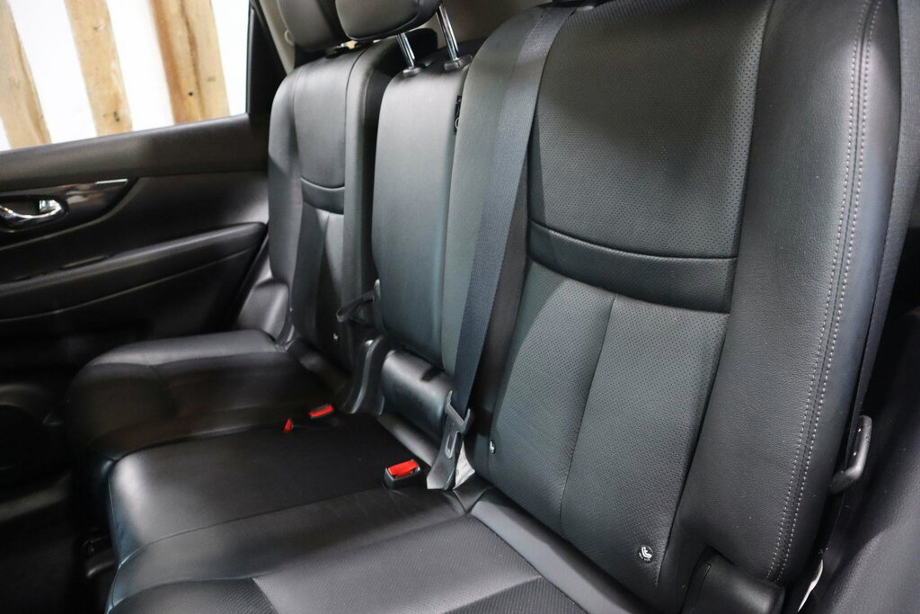 Nissan X-Trail Tekna Black #42