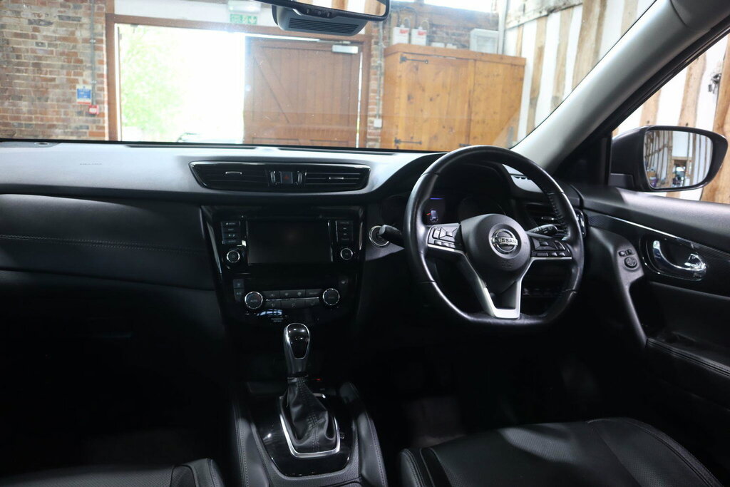 Nissan X-Trail Tekna Black #44