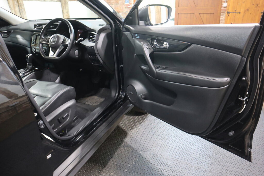 Nissan X-Trail Tekna Black #8