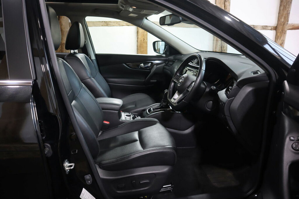 Nissan X-Trail Tekna Black #10