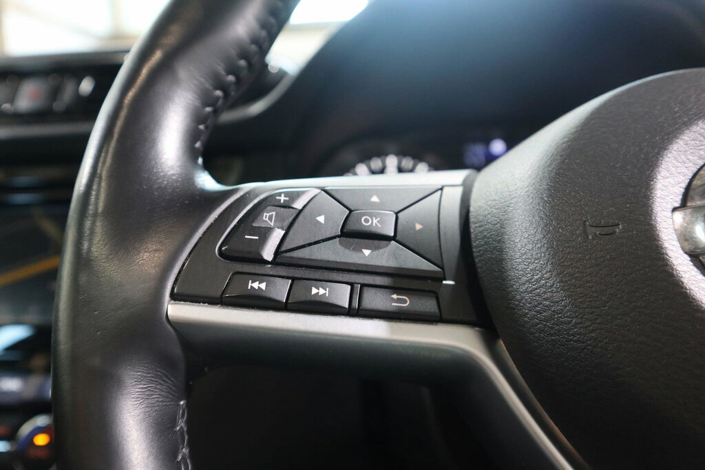 Nissan X-Trail Tekna Black #26
