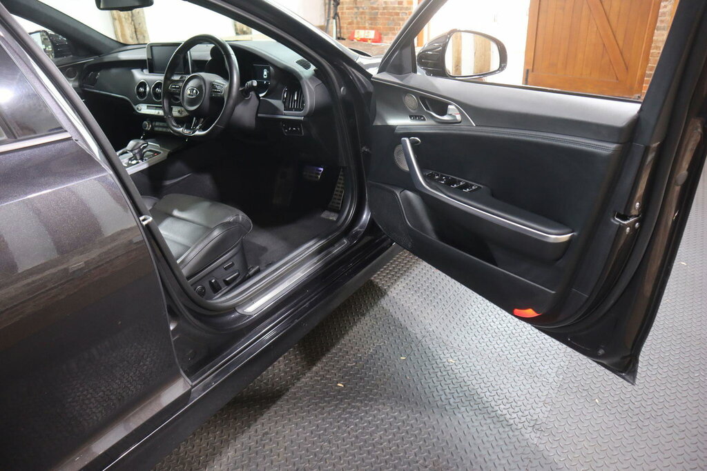 Kia Stinger 3.3 T-gdi Gt S Red #8