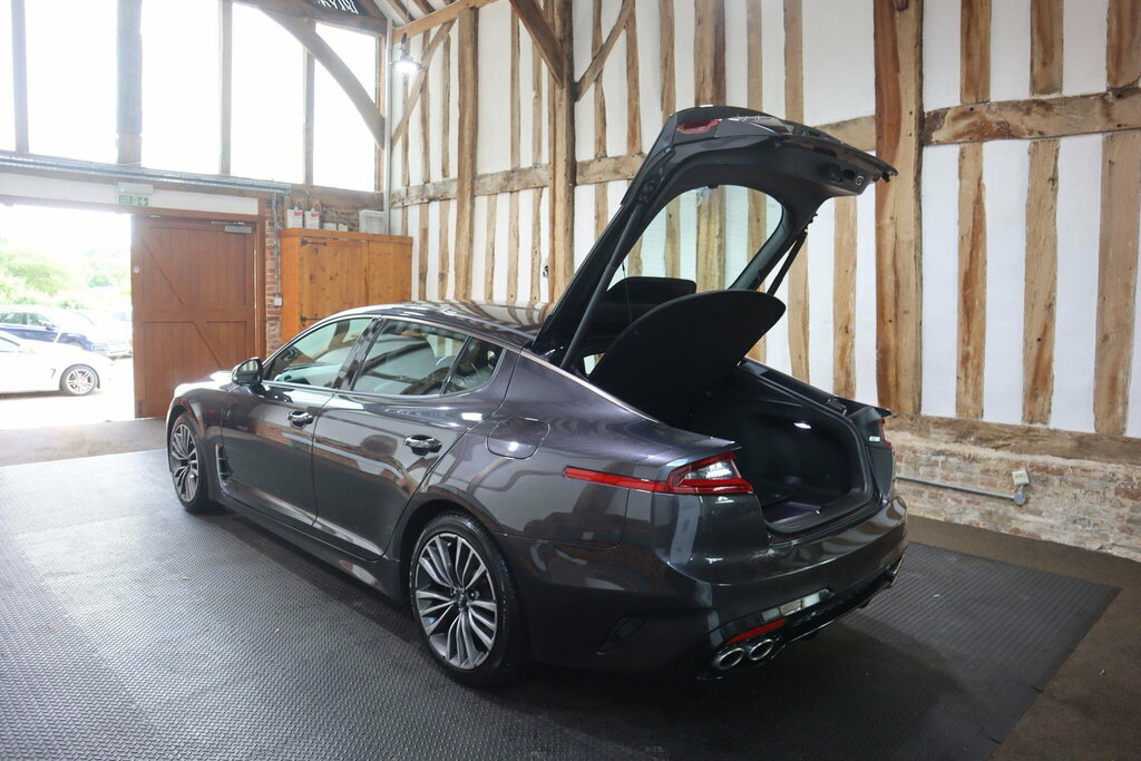 Kia Stinger 3.3 T-gdi Gt S Red #54