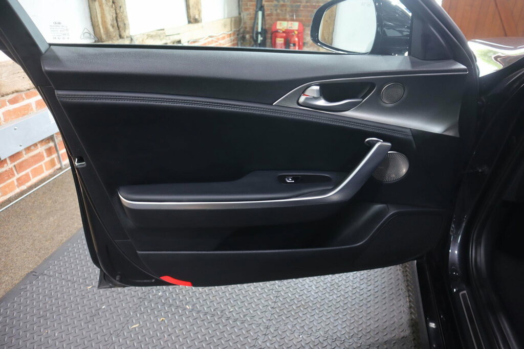 Kia Stinger 3.3 T-gdi Gt S Red #41