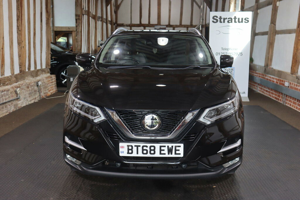 Nissan Qashqai 1.3 Dig-t Tekna Euro 6 S S Black #2