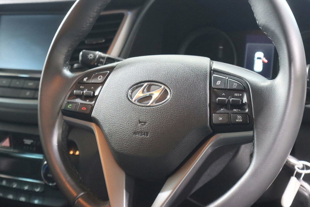 Hyundai Tucson  Beige #16