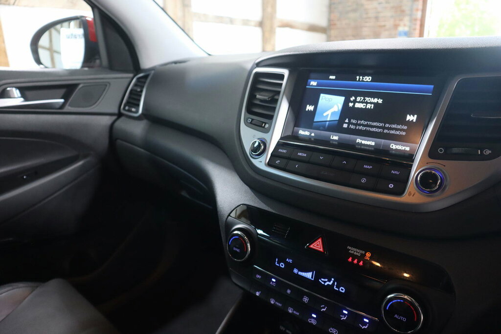 Hyundai Tucson  Beige #18