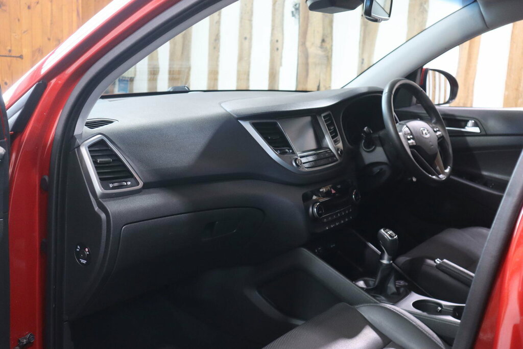 Hyundai Tucson  Beige #32