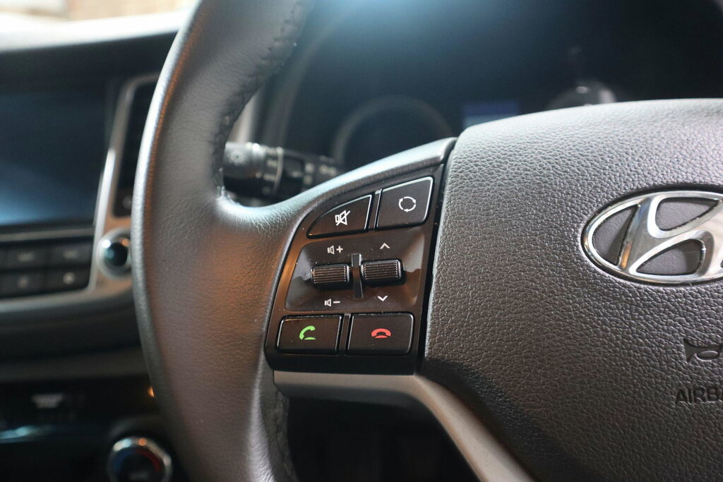 Hyundai Tucson  Beige #25