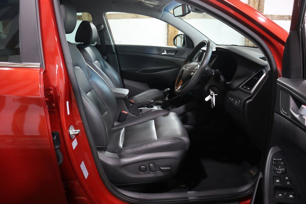 Hyundai Tucson  Beige #10