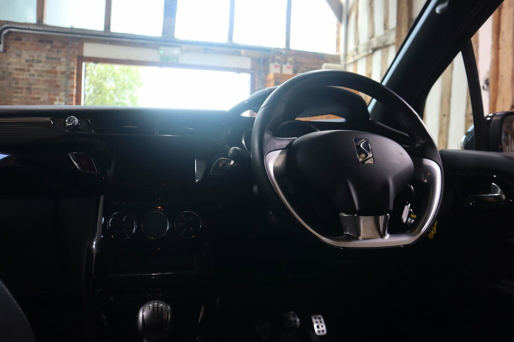 DS DS 3 1.6 Bluehdi Prestige Ss 118 Bhp Silver #42