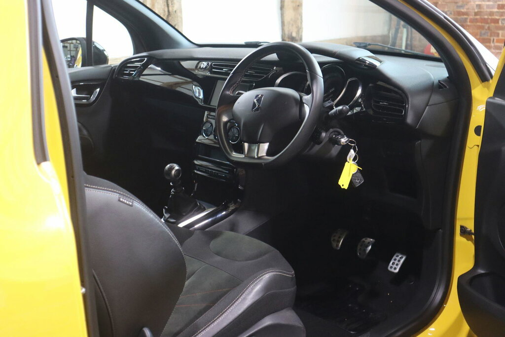 DS DS 3 1.6 Bluehdi Prestige Ss 118 Bhp Silver #9