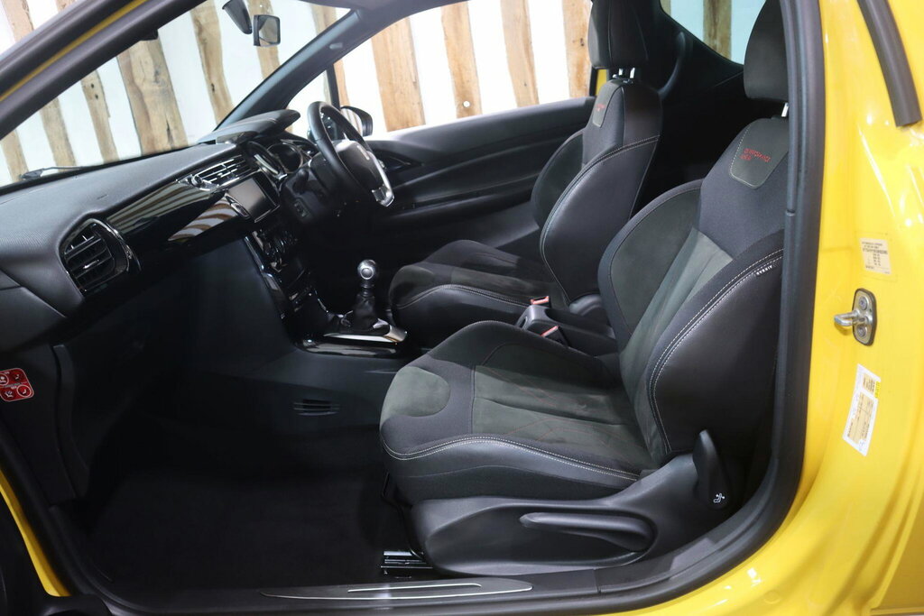 DS DS 3 1.6 Bluehdi Prestige Ss 118 Bhp Silver #31