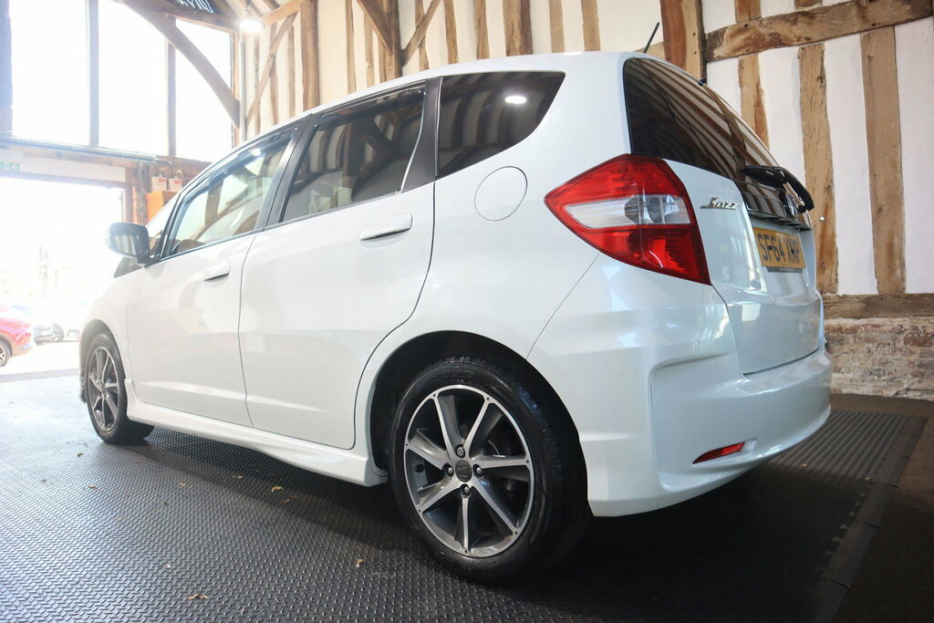 Honda Jazz 1.4 I Vtec Es Plus Hatchback White #54