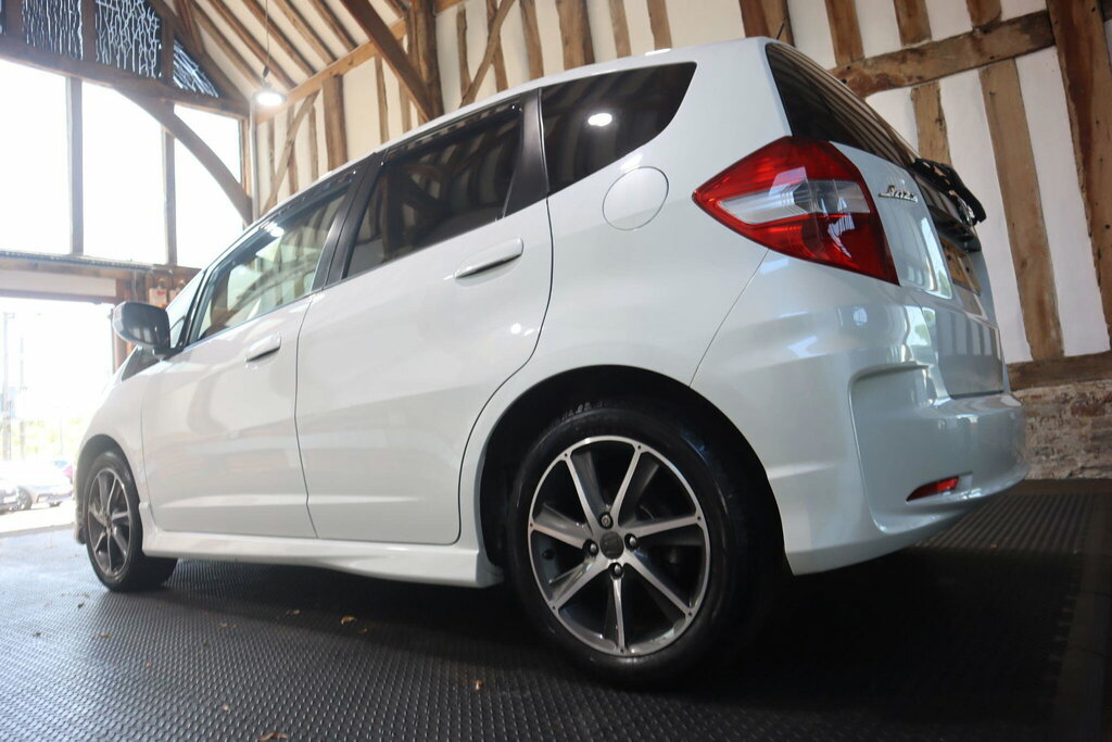 Honda Jazz 1.4 I Vtec Es Plus Hatchback White #55