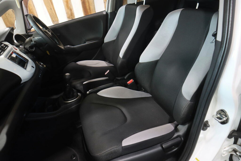 Honda Jazz 1.4 I Vtec Es Plus Hatchback White #28