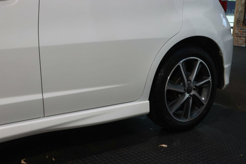 Honda Jazz 1.4 I Vtec Es Plus Hatchback White #58